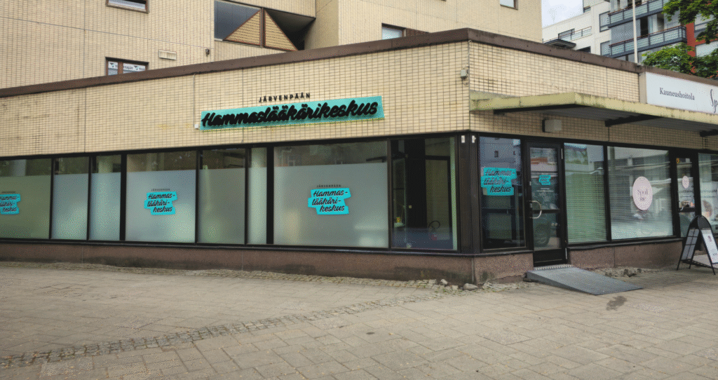 Varaa aika hammaslääkärille. Meille on helppo tulla!